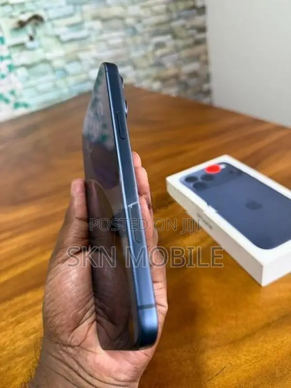 Apple iPhone 17 Pro Max 256GB XA (Used)