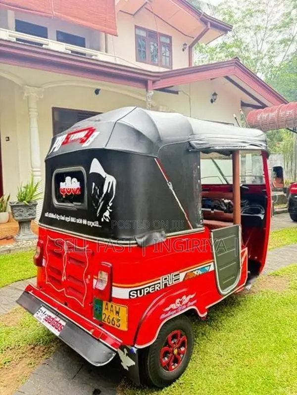 Bajaj RE Three Wheeler 2015
