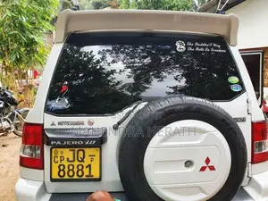 Mitsubishi Pajero 2001