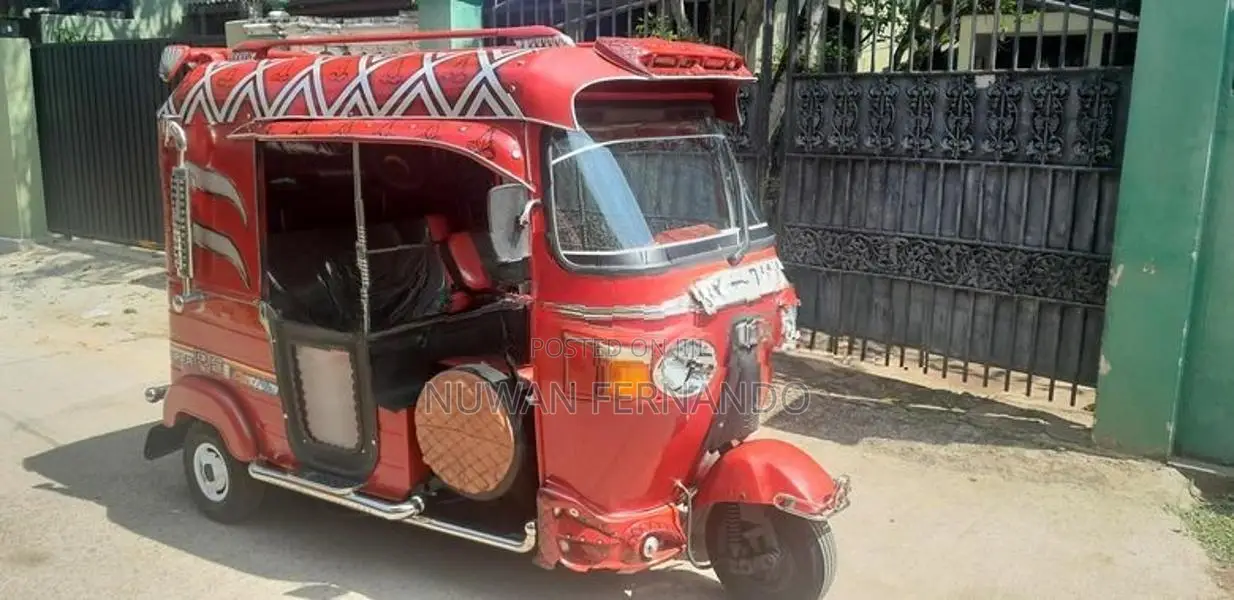 Bajaj RE 2010