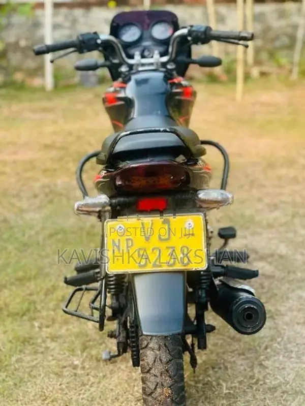 Bajaj Discover 2015