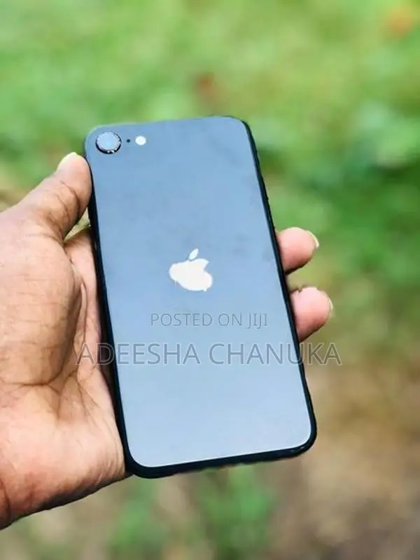 Apple iPhone SE 2 (Used)