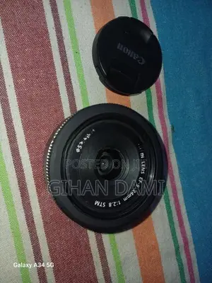 Canon EF 25mm 1:2.8 Macro Lens