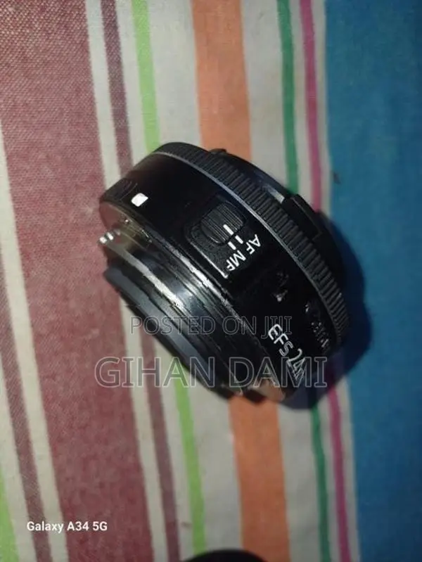 Canon EF 25mm 1:2.8 Macro Lens