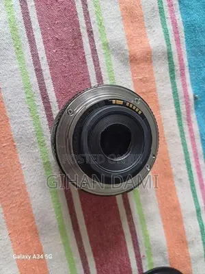 Canon EF 25mm 1:2.8 Macro Lens