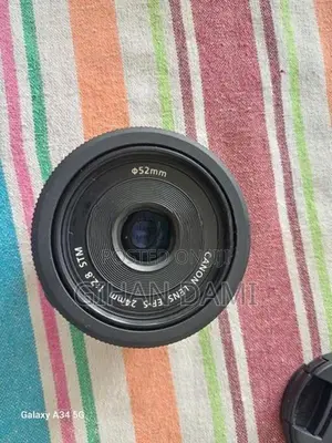 Canon EF 25mm 1:2.8 Macro Lens