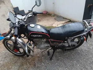 Suzuki GN 125 2004