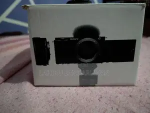Sony ZV-E10 Mirrorless Camera With 16-50mm Lens