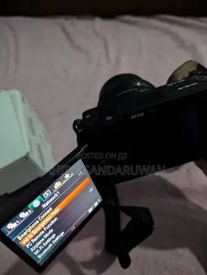 Sony ZV-E10 Mirrorless Camera With 16-50mm Lens