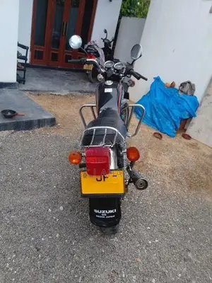 Suzuki GN 125 2004