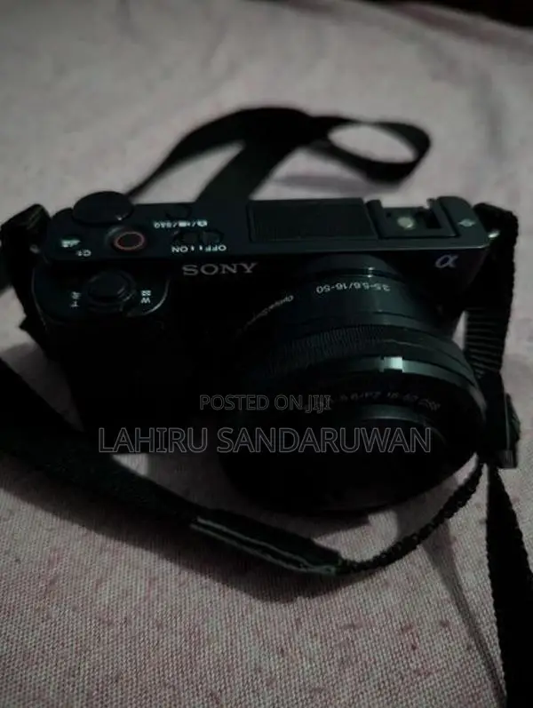 Sony ZV-E10 Mirrorless Camera With 16-50mm Lens