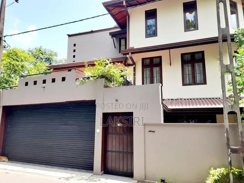 Modern Luxury House Sale Maharagama Udhamulla