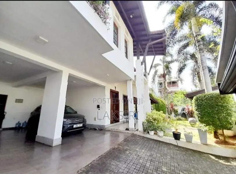 Solar Electricity 03 Story Modern House Sale Ethulkotte Parliment Road