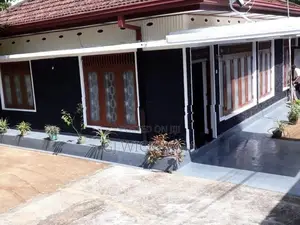 House with Property for Sale Mawanella