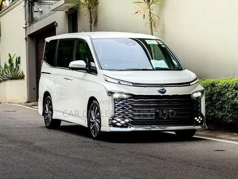 Toyota Voxy S Z HIGHEST GRADE 2025