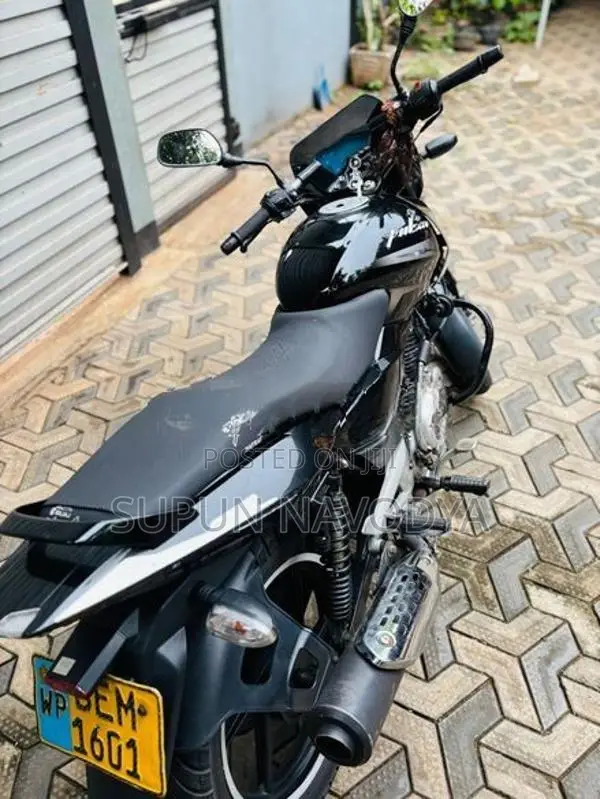 Bajaj Pulsar 150 2016