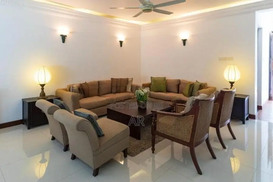 5 Bedrooms House for Rent Colombo 7