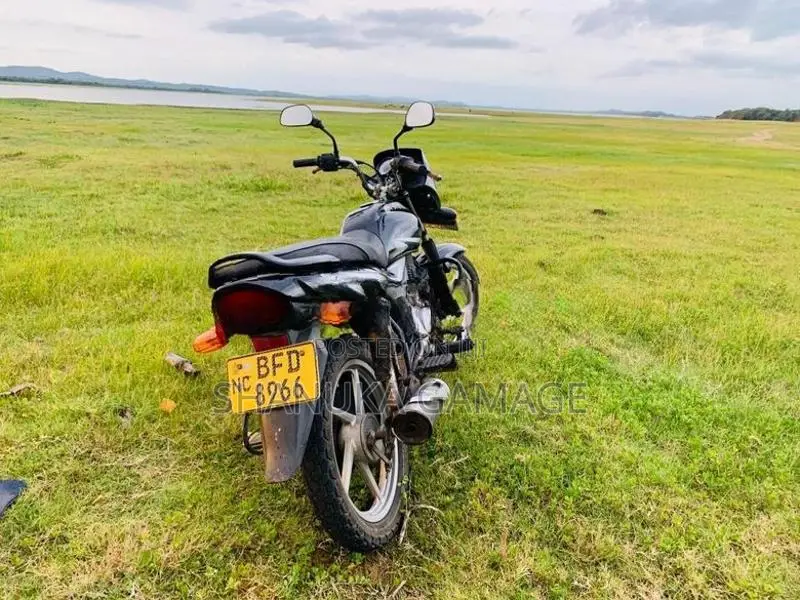 Bajaj Platina Black 2018