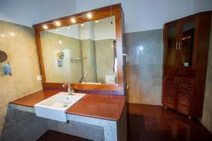 5 Bedrooms House for Rent Colombo 7