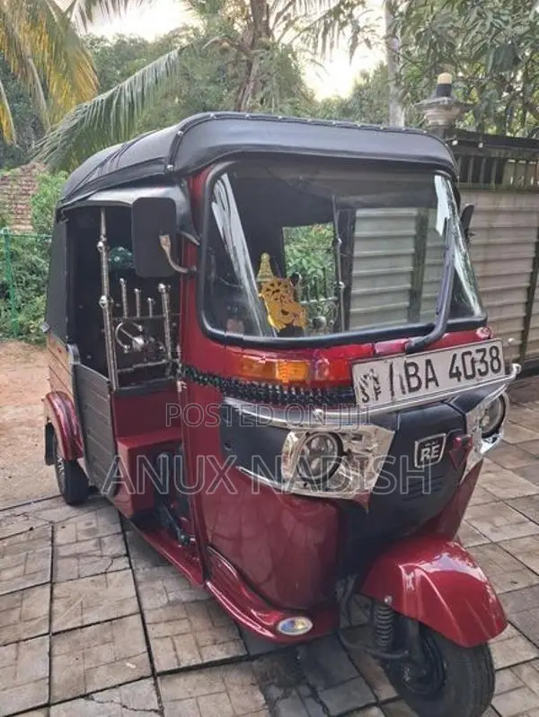 Bajaj RE 2015