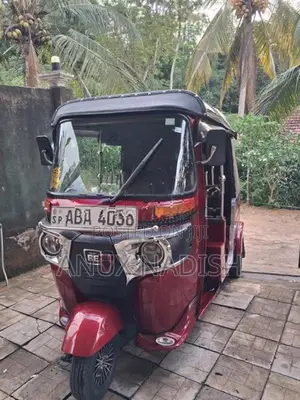 Bajaj RE 2015