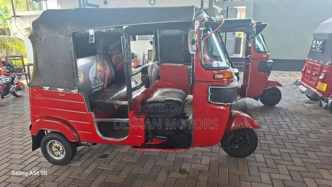 Bajaj RE 4 Stroke 2016