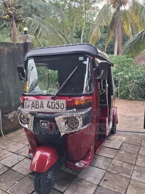 Bajaj RE 2015