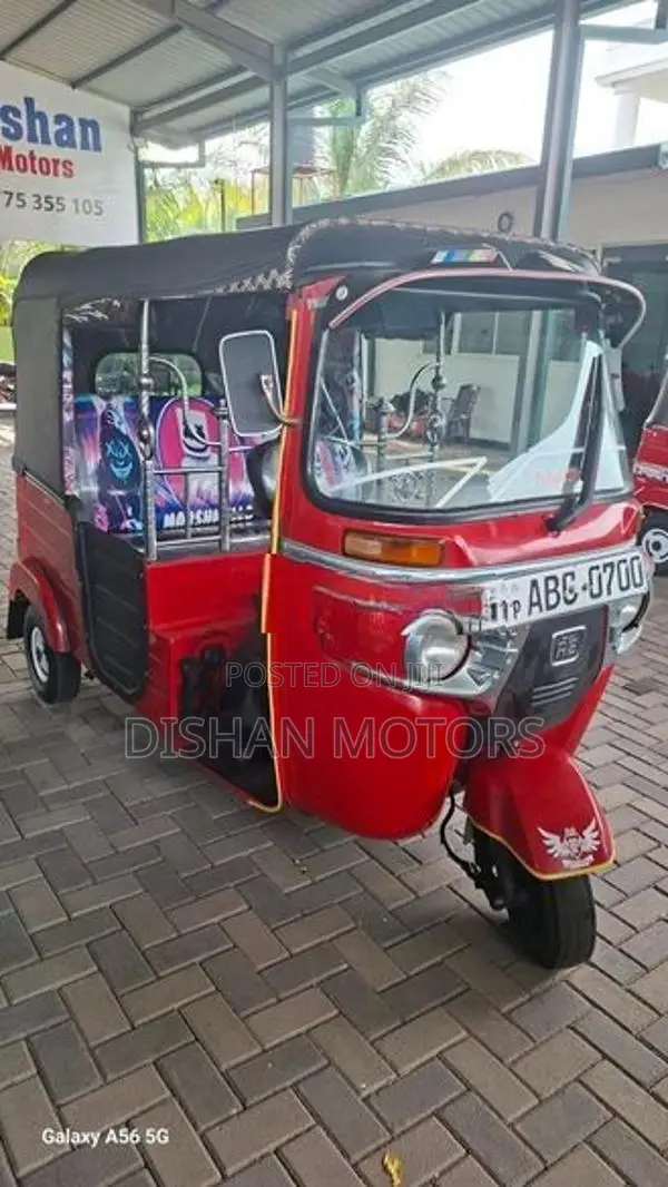 Bajaj RE 4Stroke 2015