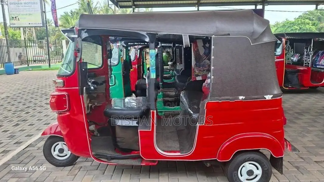 Bajaj RE 4Stroke 2015