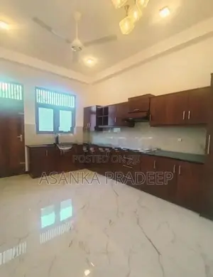 500m to Maharagama Brand New Three Storey Luxury House for Sale(sb7e1)