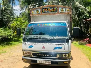 Mitsubishi Canter 2001