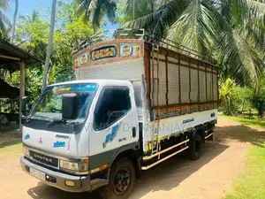 Mitsubishi Canter 2001