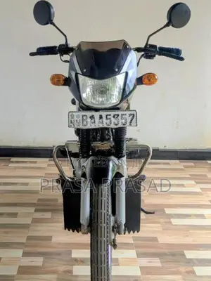 Bajaj CT100 2013
