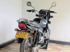 Bajaj CT100 2013