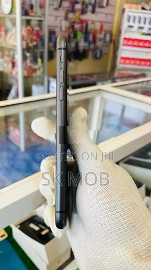 Apple iPhone 11 (Used)