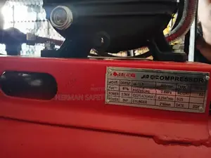 SOLIDEX DF30100 air compressor with a 100-liter Herman PT 0352