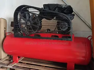 SOLIDEX DF30100 air compressor with a 100-liter Herman PT 0352