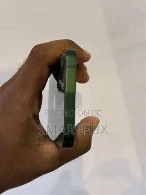 Apple iPhone 13 (Used)