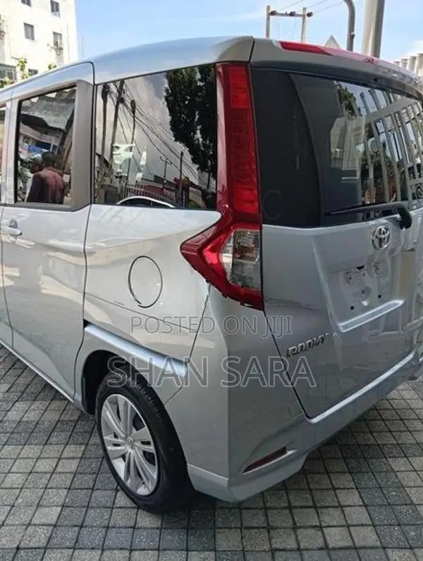Toyota Roomy x 2023