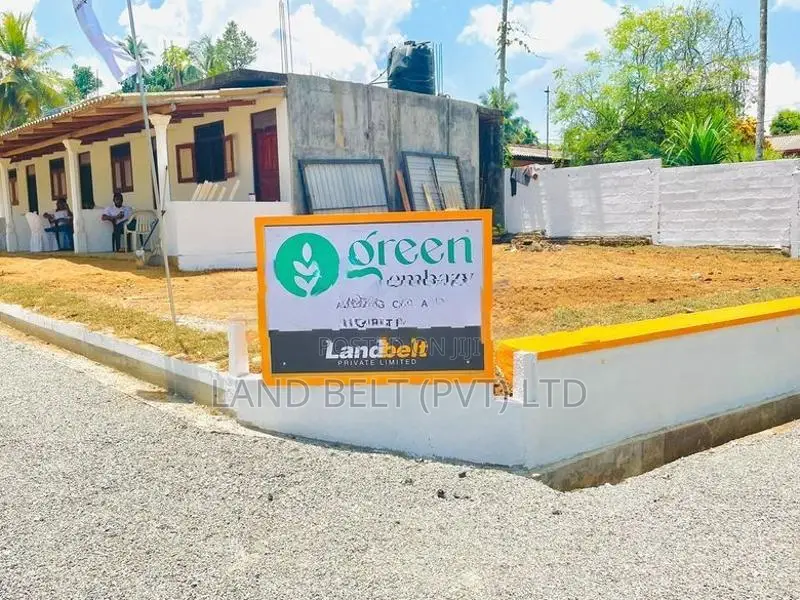 Land in Panagoda
