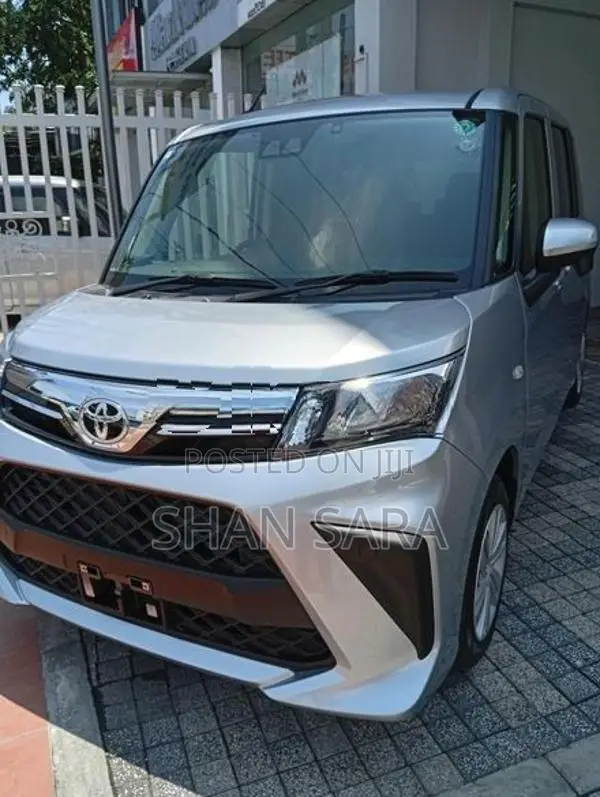 Toyota Roomy x 2023