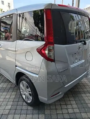 Toyota Roomy x 2023