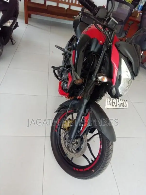 Bajaj Pulsar N160 Passion Red Black 2020