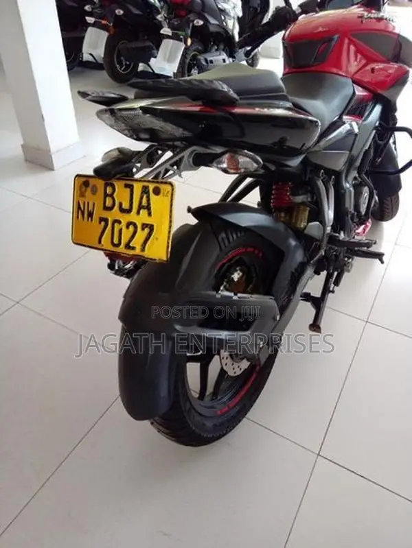 Bajaj Pulsar N160 Passion Red Black 2020