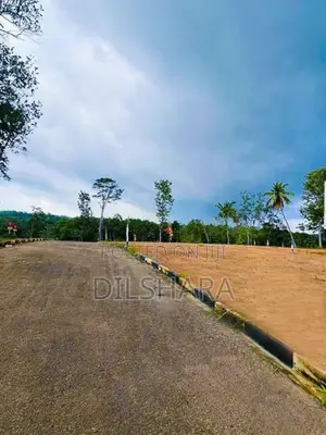 මාතර කැකනදුර නගරය ට සමීපව පදිංචියට හොඳම ඉඩමක් විකිණීමට