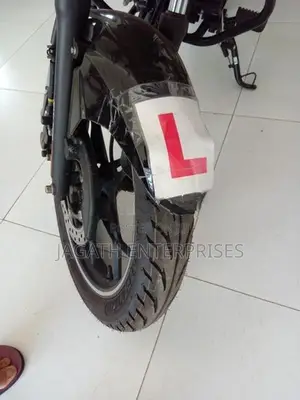 Bajaj Discover 125 Black metallic 2026