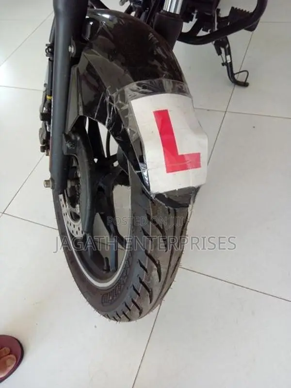 Bajaj Discover 125 Black metallic 2026