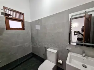 අලංකාර නිවසත් විකිනිමට පිලියන්දල