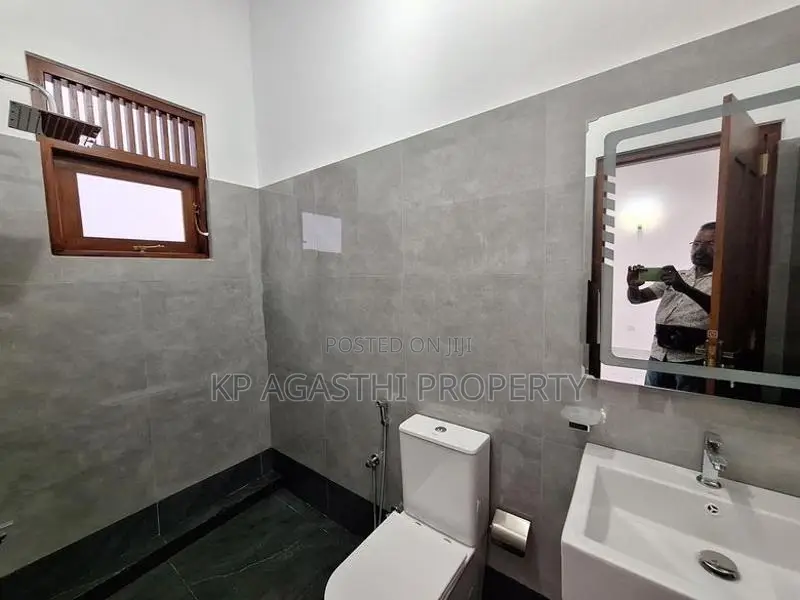 අලංකාර නිවසත් විකිනිමට පිලියන්දල