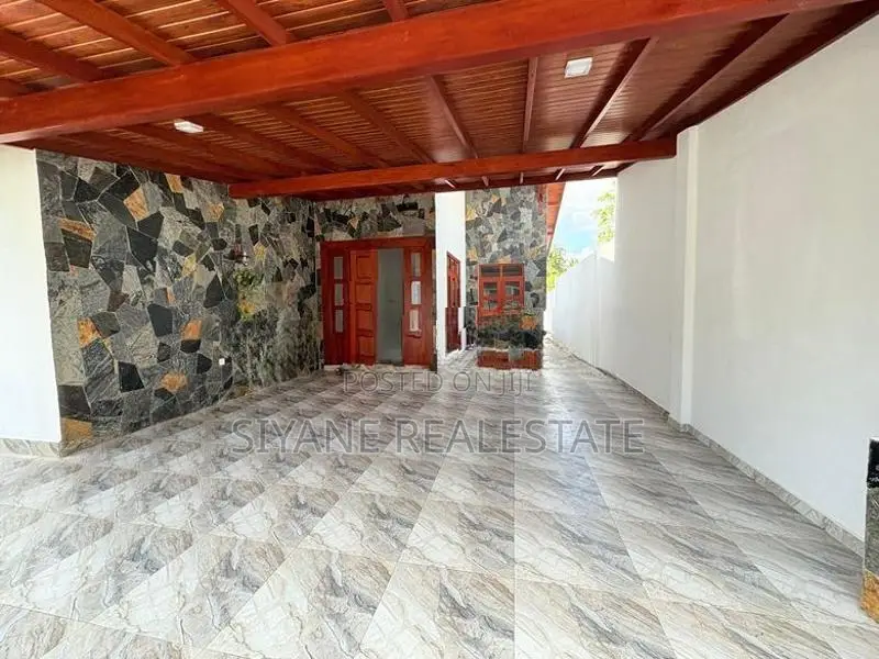 Luxury New House Sale in Athurugiriya